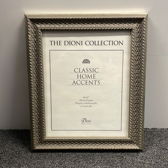 Dioni 8x10 in. Silver Photo Frame